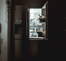 Kühlschrank mit offener Türe